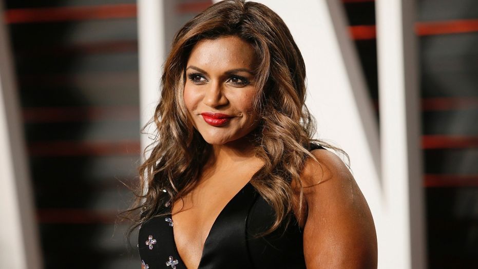 Actress Mindy Kaling arrives at the Vanity Fair Oscar Party in Beverly Hills, California February 28, 2016.