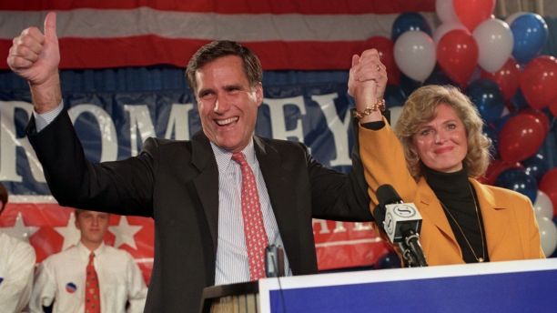 Mitt Romney and his wife Ann thank his supporters after he won the Republican primary on September 20, 1994 to go on to face Massachusetts senior Senator Ted Kennedy in the November election.  REUTERS/Brian Snyder - GF2DVGSAVHAB