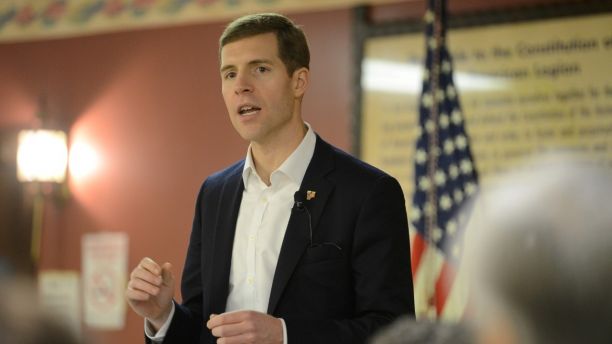FILE PHOTO: Conor Lamb delivers a speech at his campaign rally in Houston, Pennsylvania, U.S. January 13, 2018.  REUTERS/Alan Freed/File Photo - RC18297AEFD0